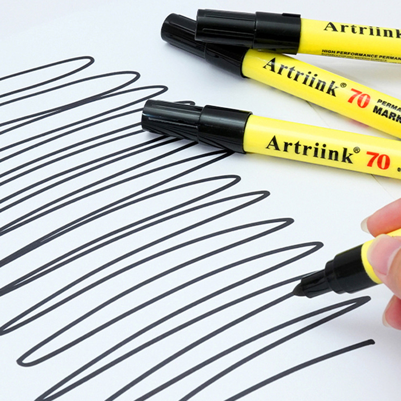 1/4本入り永久マーカー、防水、速乾、油性インク、黒、青、赤 - Copic Marker Sketch のレビューと価格